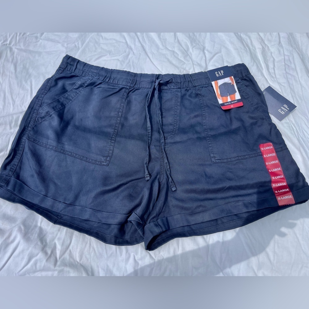 GAP Women's XL Tencel Short Blue  Drawstring Cuffed NWT Inseam 4" 7337
